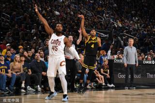 并依然保持 并依然保持