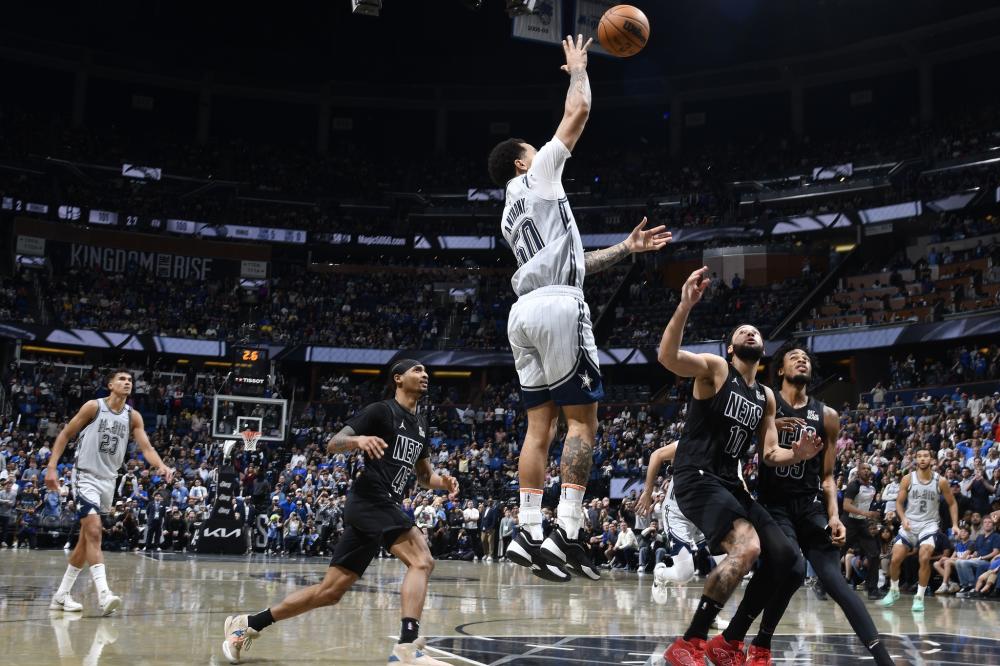 一个充满爱 一个充满爱