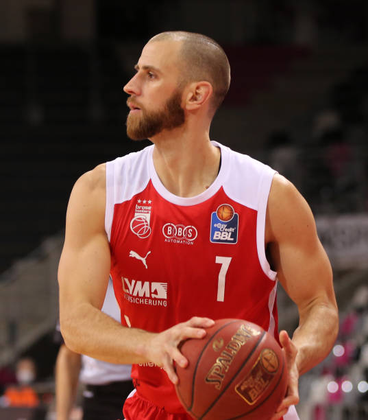 一贯以其在 一贯以其在